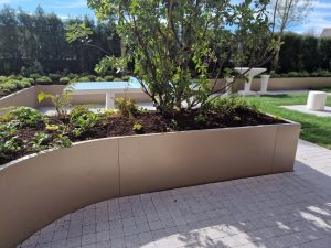Curved Section Planter